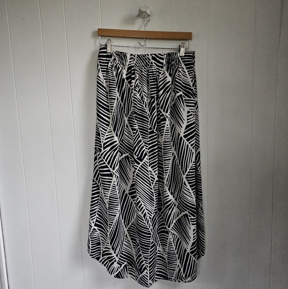 ☆ LOFT Leaf Print Maxi Skirt